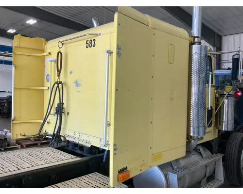 FREIGHTLINER FLD120 Cab Assembly
