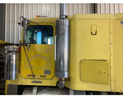 FREIGHTLINER FLD120 Cab Assembly