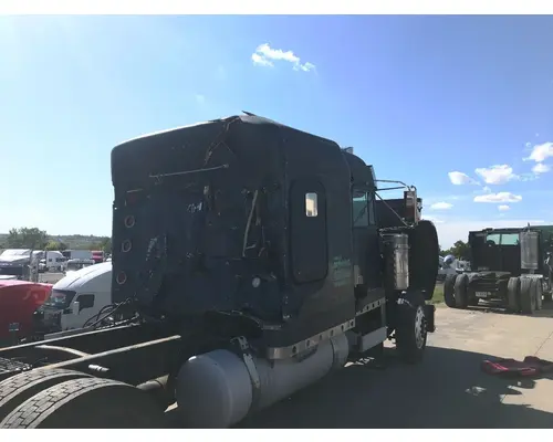 FREIGHTLINER FLD120 Cab Assembly