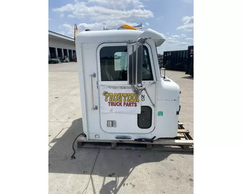 FREIGHTLINER FLD120 Cab