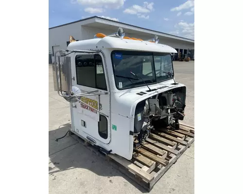 FREIGHTLINER FLD120 Cab