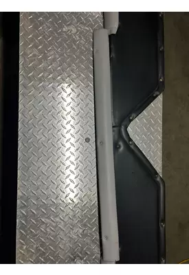 FREIGHTLINER FLD120 Cab