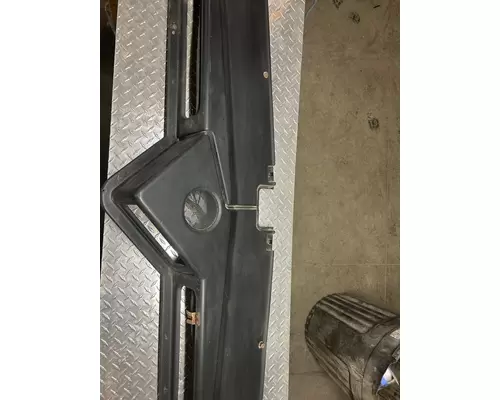 FREIGHTLINER FLD120 Cab