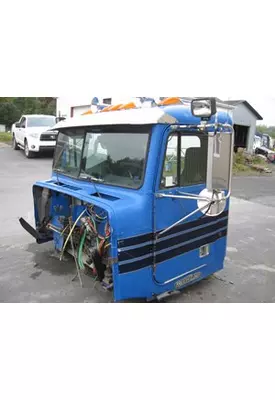 FREIGHTLINER FLD120 Cab