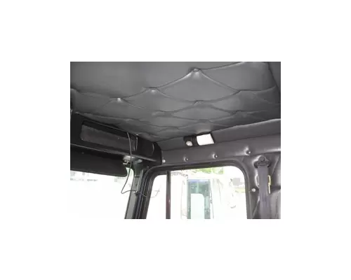 FREIGHTLINER FLD120 Cab
