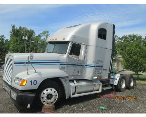 FREIGHTLINER FLD120 Complete Vehicle