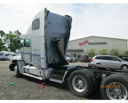 FREIGHTLINER FLD120 Complete Vehicle