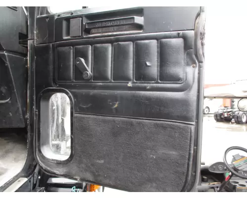 FREIGHTLINER FLD120 DOOR ASSEMBLY, FRONT