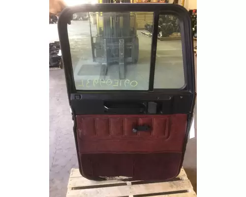 FREIGHTLINER FLD120 DOOR ASSEMBLY, FRONT