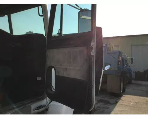 FREIGHTLINER FLD120 DOOR ASSEMBLY, FRONT