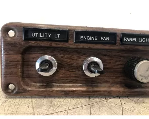 FREIGHTLINER FLD120 Dash  Console Switch