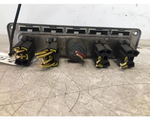 FREIGHTLINER FLD120 Dash  Console Switch