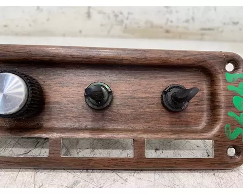 FREIGHTLINER FLD120 Dash  Console Switch