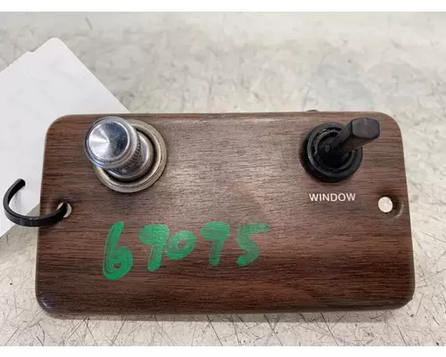 FREIGHTLINER FLD120 Dash  Console Switch