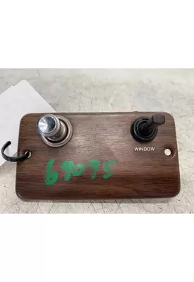 FREIGHTLINER FLD120 Dash / Console Switch
