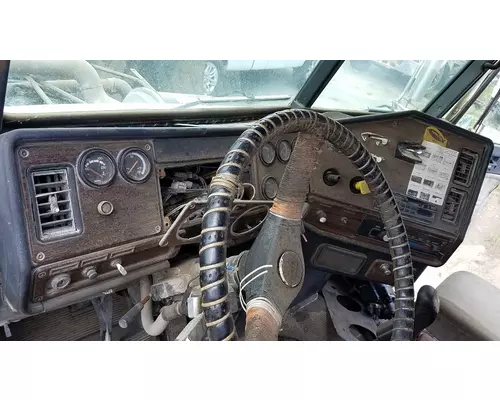 FREIGHTLINER FLD120 Dash Assembly