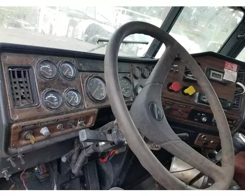 FREIGHTLINER FLD120 Dash Assembly