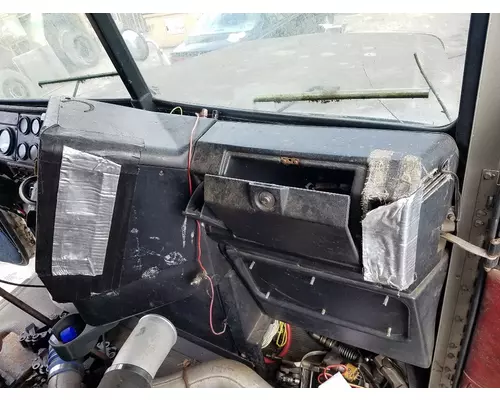 FREIGHTLINER FLD120 Dash Assembly