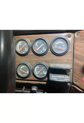 FREIGHTLINER FLD120 Dash Assembly