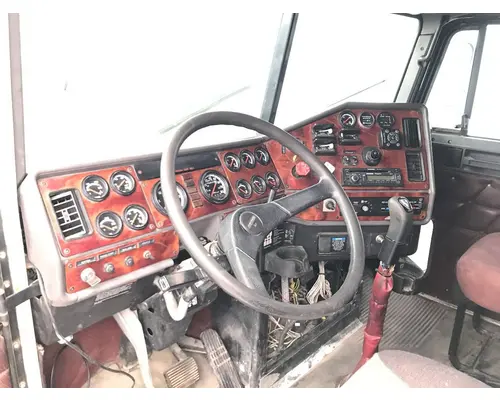 FREIGHTLINER FLD120 Dash Assembly