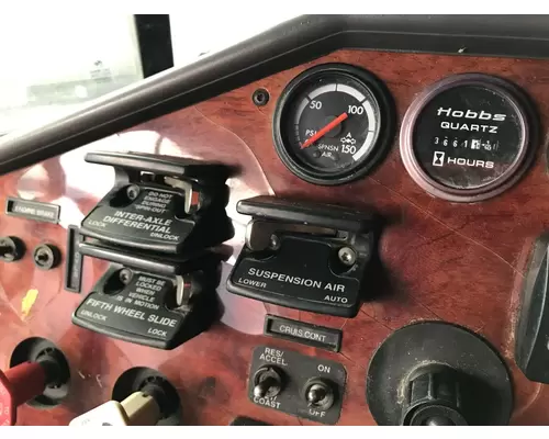 FREIGHTLINER FLD120 Dash Assembly