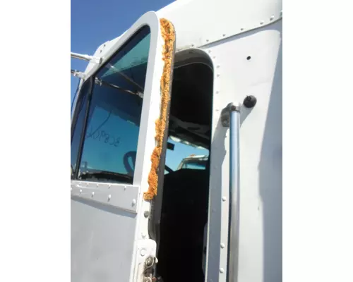 FREIGHTLINER FLD120 Door Assembly, Front