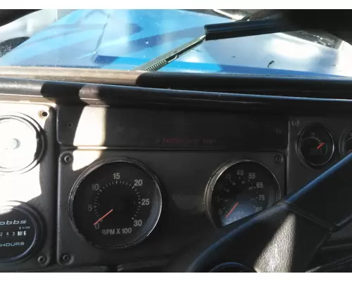 FREIGHTLINER FLD120 GAUGE CLUSTER