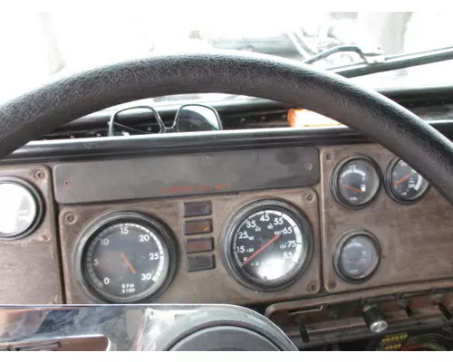 FREIGHTLINER FLD120 GAUGE CLUSTER