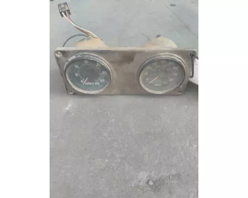 FREIGHTLINER FLD120 GAUGE CLUSTER