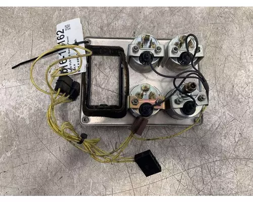 FREIGHTLINER FLD120 Gauge Panel