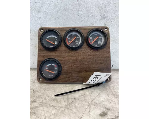 FREIGHTLINER FLD120 Gauge Panel