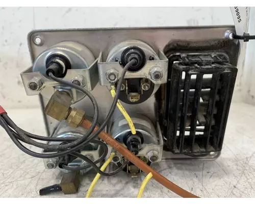 FREIGHTLINER FLD120 Gauges (all)
