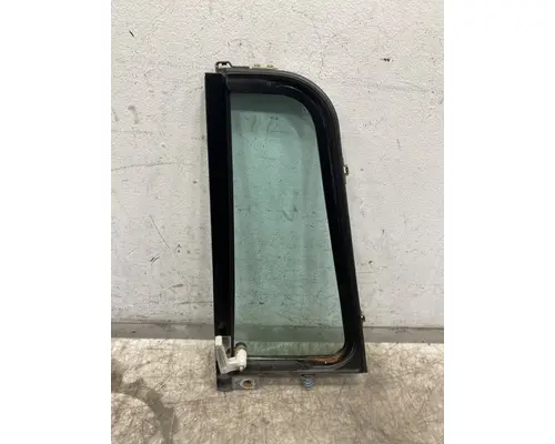 FREIGHTLINER FLD120 Glass