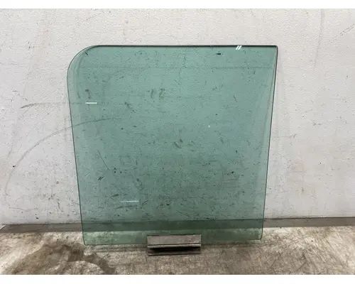 FREIGHTLINER FLD120 Glass
