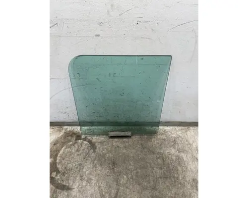 FREIGHTLINER FLD120 Glass