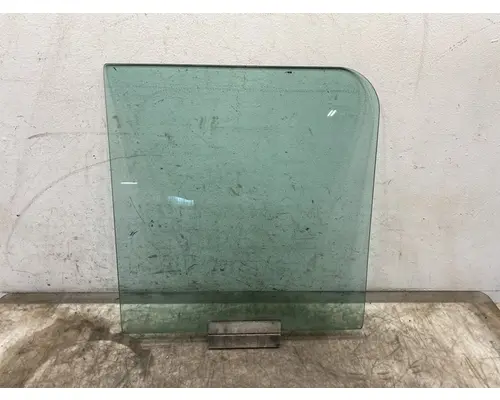 FREIGHTLINER FLD120 Glass