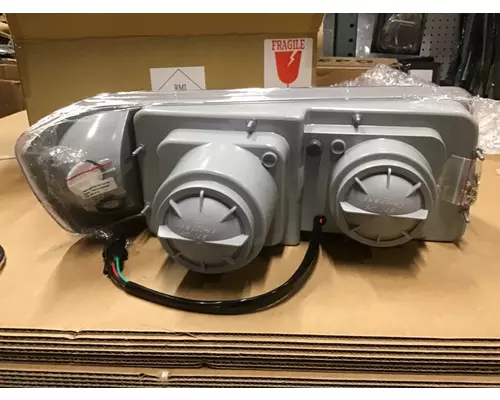 FREIGHTLINER FLD120 HEADLAMP ASSEMBLY