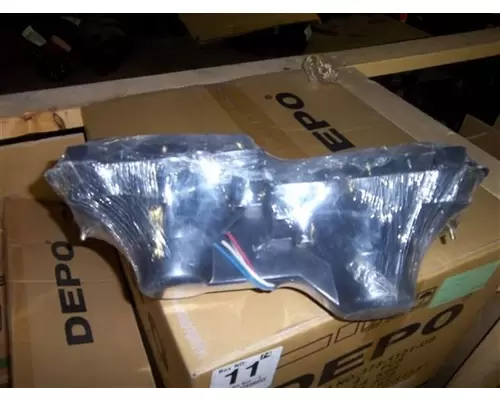 FREIGHTLINER FLD120 HEADLAMP ASSEMBLY