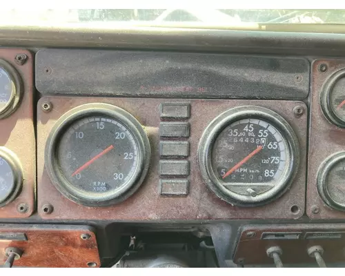 FREIGHTLINER FLD120 Instrument Cluster