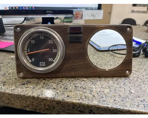 FREIGHTLINER FLD120 Instrument Cluster