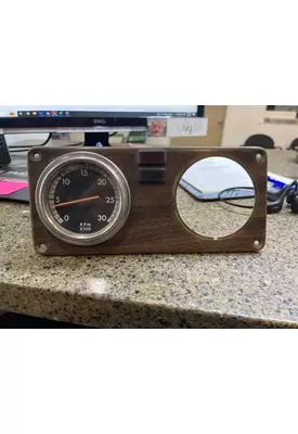 FREIGHTLINER FLD120 Instrument Cluster