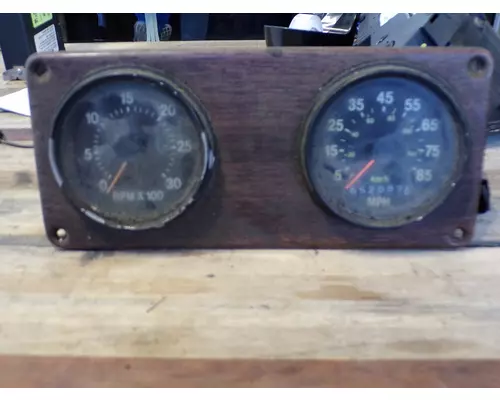 FREIGHTLINER FLD120 Instrument Cluster