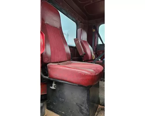 FREIGHTLINER FLD120 Seat, Front