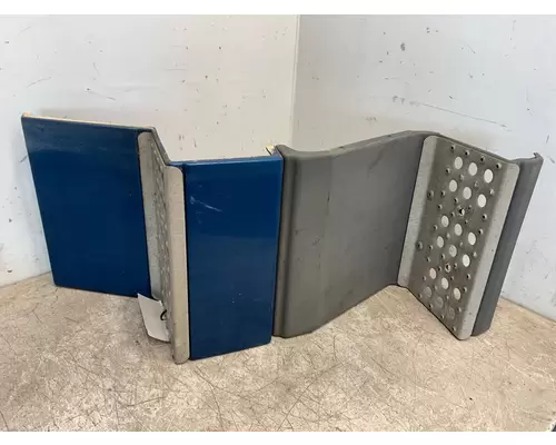 FREIGHTLINER FLD120 Side Fairing