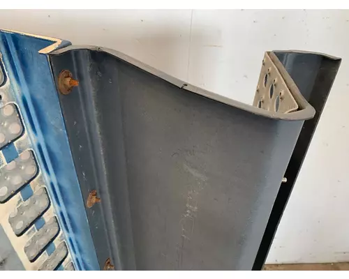 FREIGHTLINER FLD120 Side Fairing