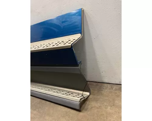 FREIGHTLINER FLD120 Side Fairing