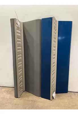 FREIGHTLINER FLD120 Side Fairing