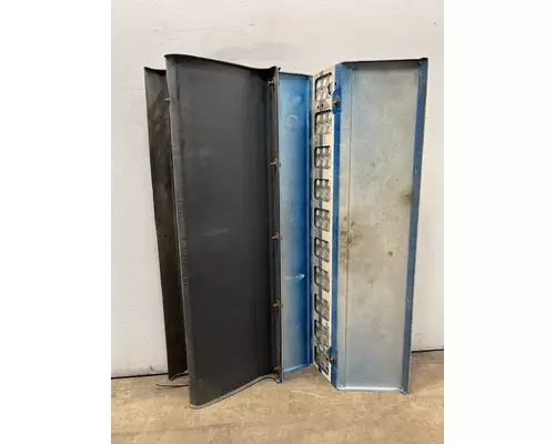 FREIGHTLINER FLD120 Side Fairing