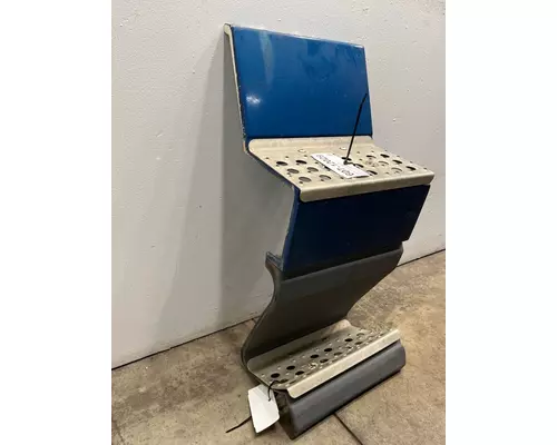 FREIGHTLINER FLD120 Side Fairing