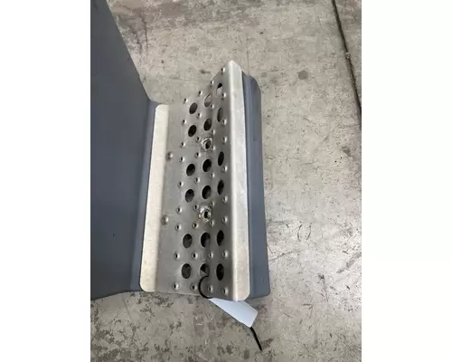 FREIGHTLINER FLD120 Side Fairing